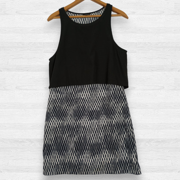 Hurley Women's Bridgette Geometric Black White‎ Tank Top Dress Size M - Picture 1 of 6